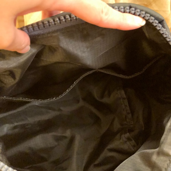 NWT Cynthia Rowley Alex Duffle - Picture 8 of 8